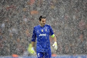 kaiyun-马龙赛点兑现，切尔西淘汰波士顿凯尔特人晋级四强，主帅激动落泪