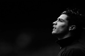 开云体育官网-NBA季后赛八强战激情夜！库里里突外投，洛杉矶快船鏖战达拉斯独行侠